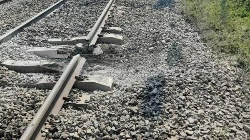 Rusya’da tren hattında patlama: Seferler durdu! Ukrayna mı düzenledi?