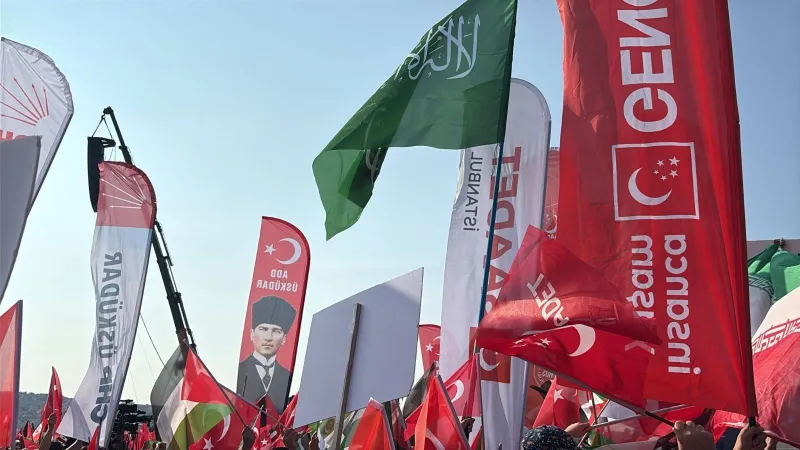 Üsküdar'da Tarihi An: Gazze Mitinginde Tevhid ve Atatürk Bayrakları!