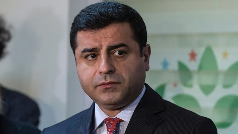 Selahattin Demirtaş’ın ‘Cumhurbaşkanına hakaret’ duruşması ertelendi