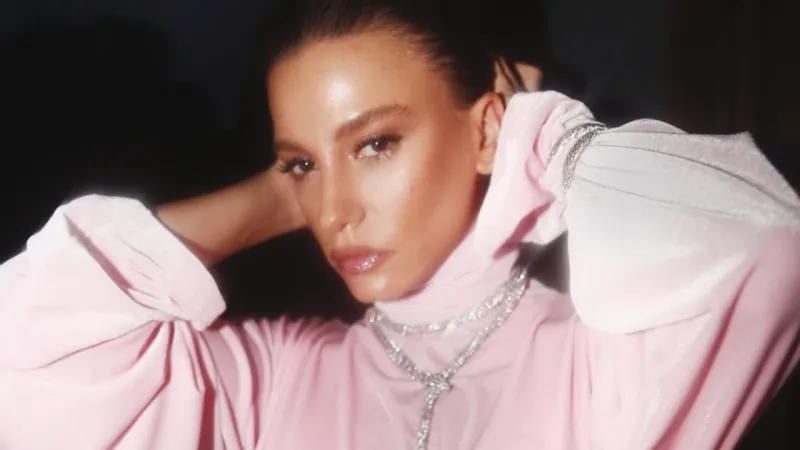 Serenay Sarıkaya para makinesine döndü: Bir iş daha kapıyor