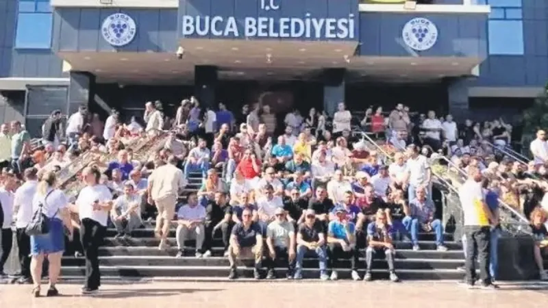 Buca'da Çöp Krizi: Başkan Şov Yapacağına Borçları Öde!