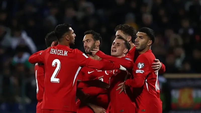 Spor yazarları Türkiye'nin 6-1'lik Bulgaristan zaferini değerlendirdi! Farkı getiren kramponlar