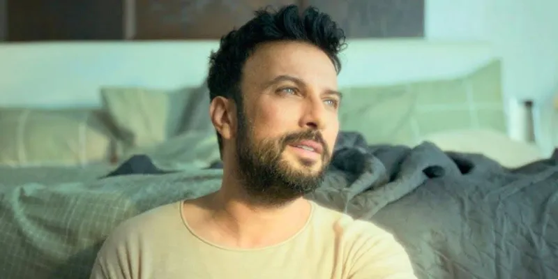 Tarkan Berlin'de gözyaşlarına boğuldu: Anneciğim görüyor musun?