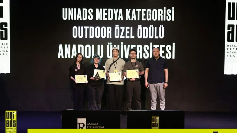 "UNIADS 2025"ten Ödül Anadolu Üniversitesi Öğrencilerine Geldi