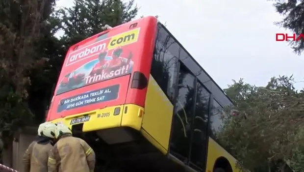 Üsküdar'da İETT Otobüsü Uçuruma Mı Yuvarlandı? Fren Faciası!