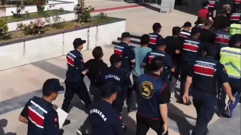Uyuşturucu satıcılarına operasyon: 104 şüpheli tutuklandı