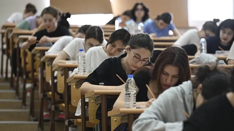 YKS’de ikinci gün heyecanı: AYT oturumu başladı